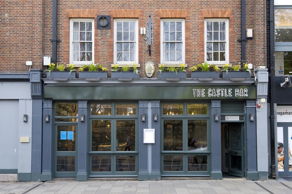 The Castle Bar Room Only Кеймбридж Екстериор снимка